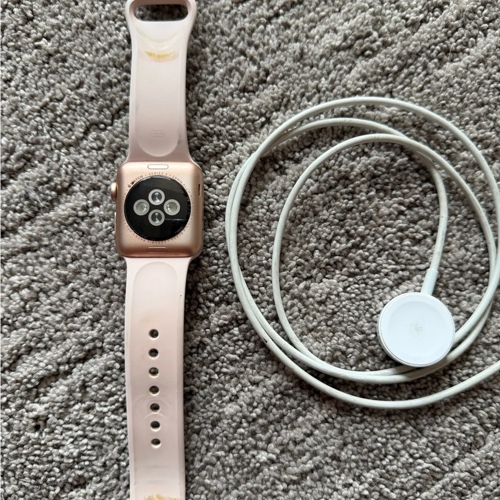 Apple Smartwatch Generation 3 GPS + LTE Rose Gold aluminum case